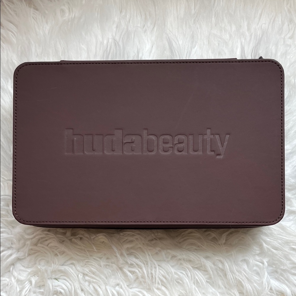HUDA BEAUTY Embossed Travel Jewelry Case in Chocolate